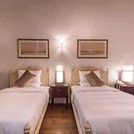 1920S Boutique Hotel And Restaurants